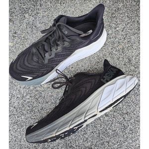 Hoka One Arahi 6